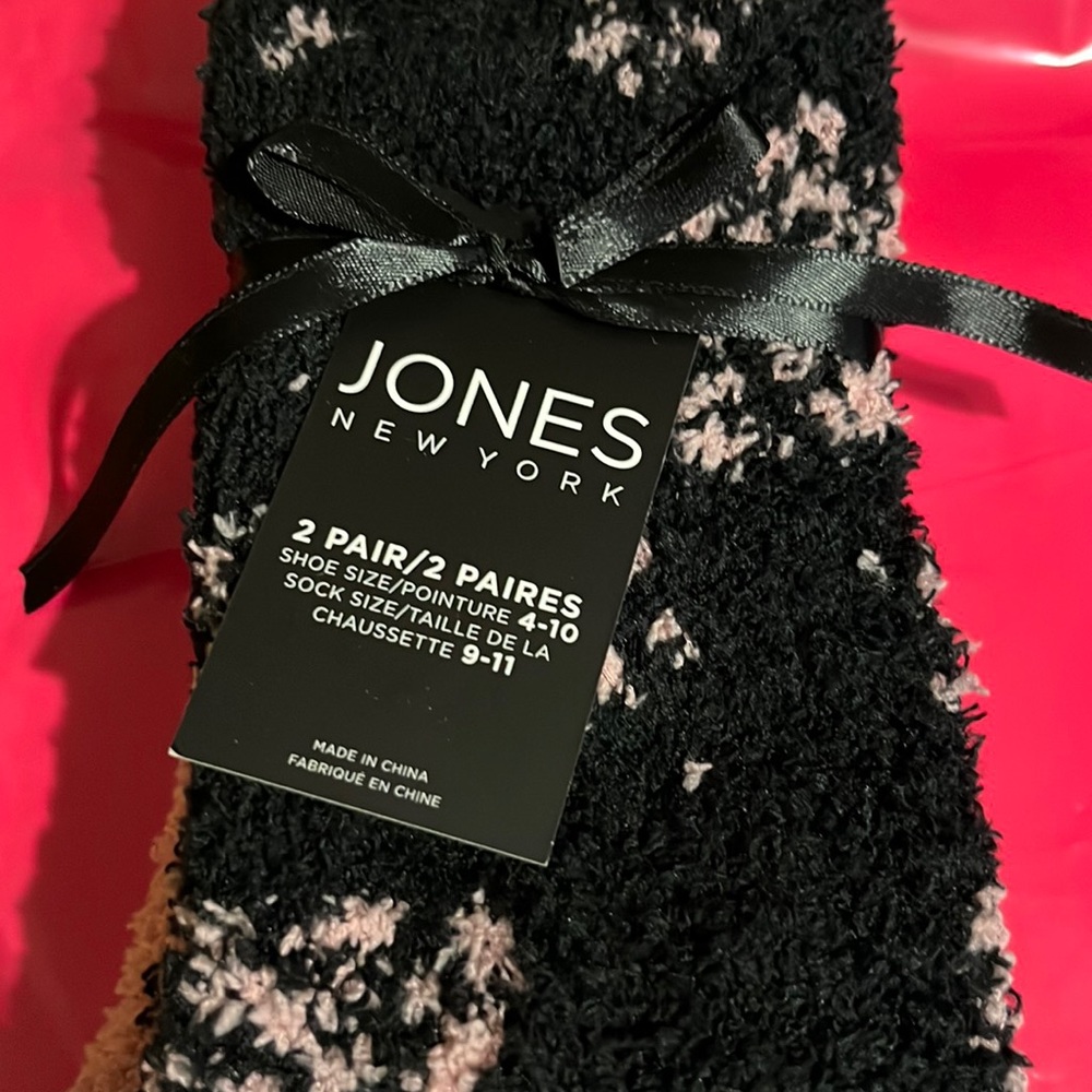 Jones New York 2 pr  non skid socks cozy socks NEW BNIP